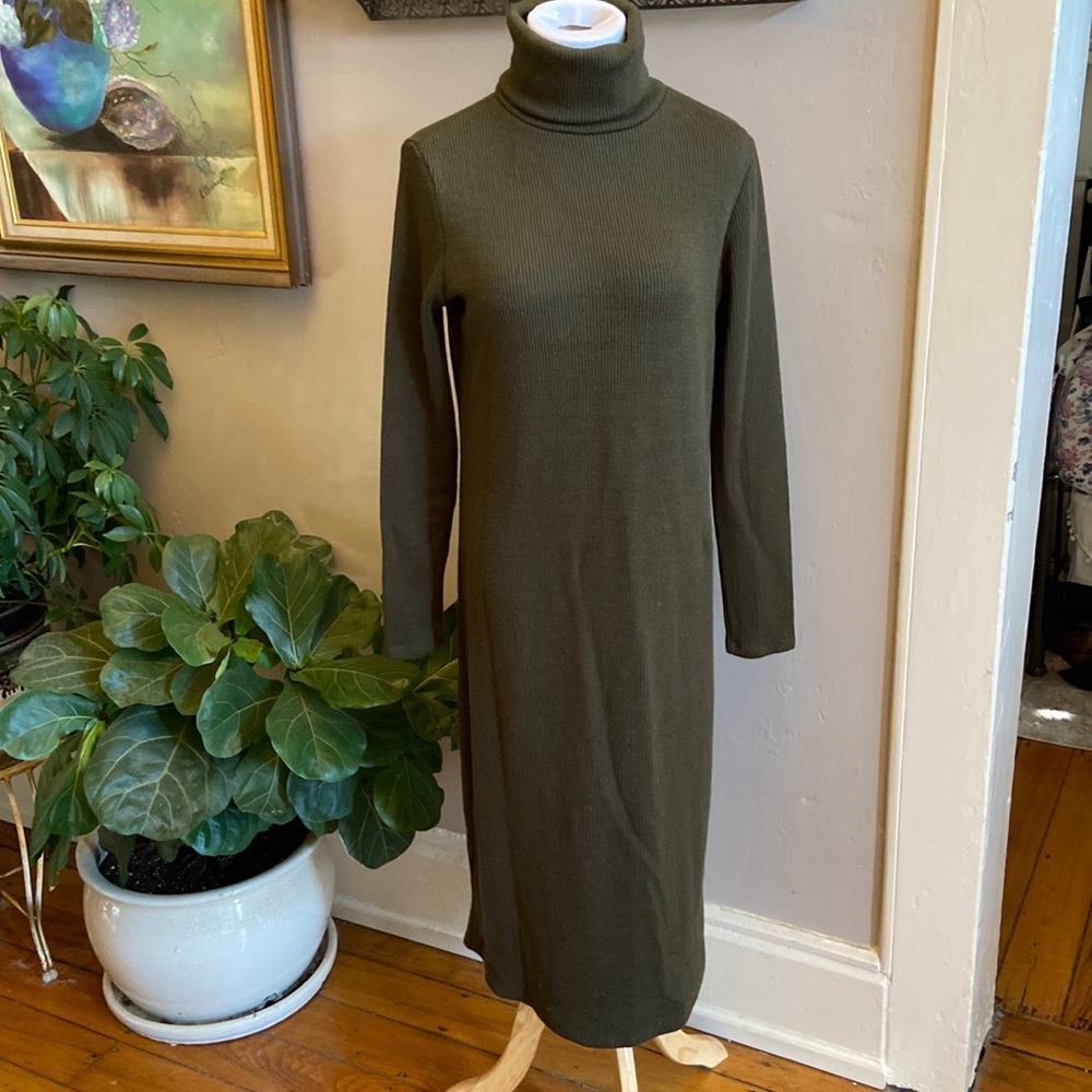 Bodycon, ribbed, midi sweater dress, size medium